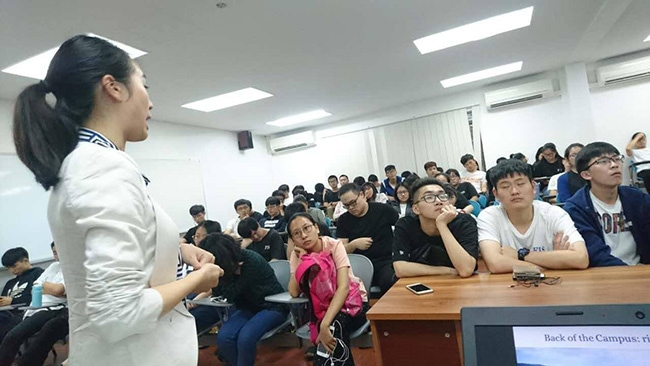 Early Year University Talks at FIS Image 3